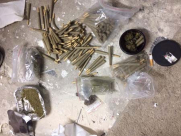 الكلاب البوليسية تقود الشرطة لكميات من السموم في اللد واعتقال مشتبه